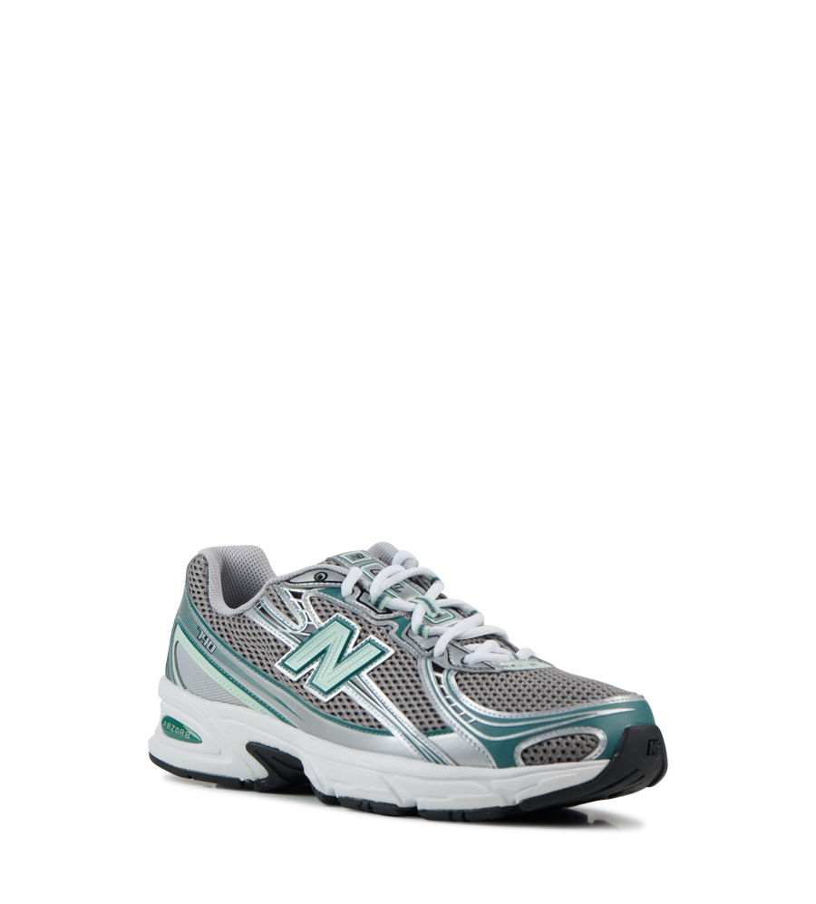 740 Sneakers Silver Metallic